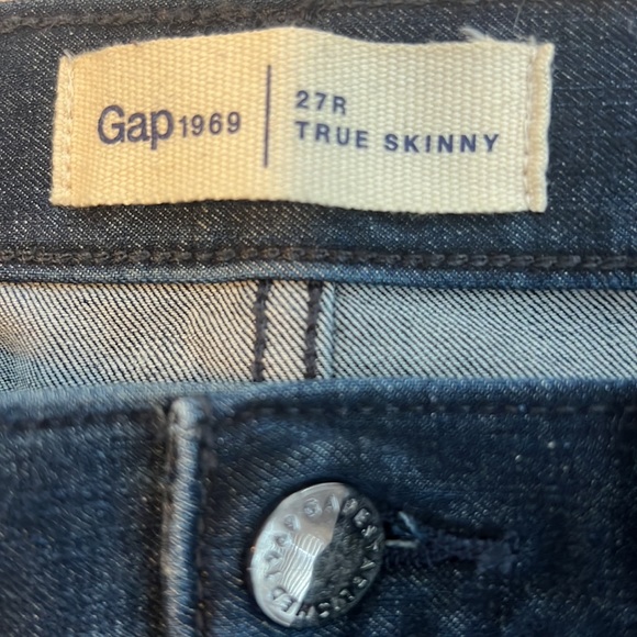 Sale 5/20 💕 EUC GAP 1969 True Skinny Stretch Jeans 27R - Picture 4 of 9